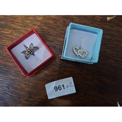 961 - Boxed 925 Silver Belly Button Bars x2