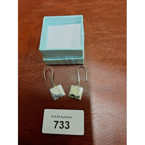 733 - Presented as Tiffany pair of 925 silver earrings