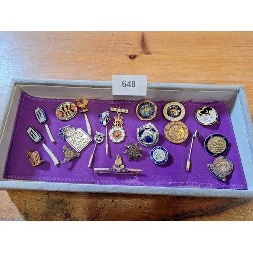 648 - Vintage badges +brooches +pins x 21+