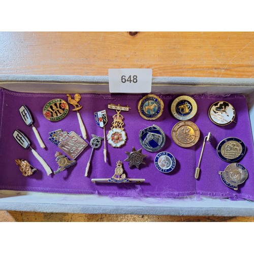 648 - Vintage badges +brooches +pins x 21+