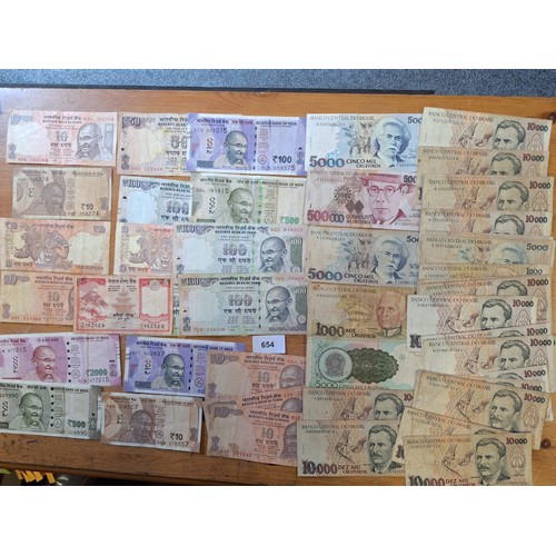 654 - Bank notes various x50+
Brazil + India