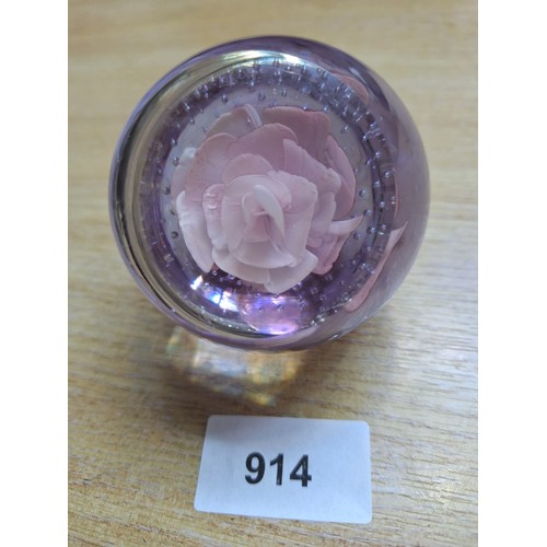 914 - 3D Rose and Bubble Effect Paperweight