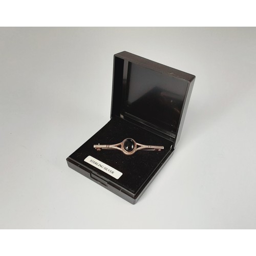 918 - 925 Silver & Onyx Bar Brooch