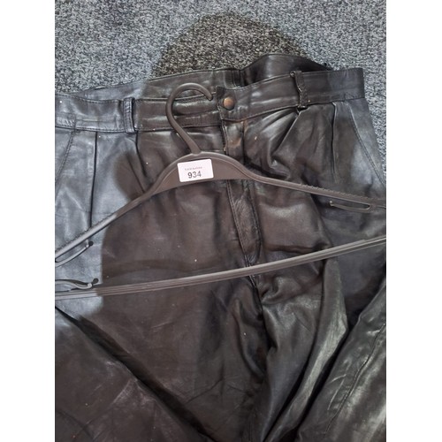 934 - Vintage SKX Leather Bikers Trousers Size 32