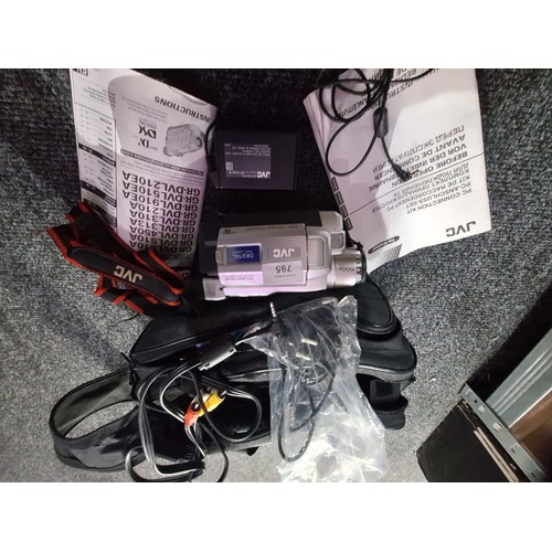 864 - Cased Canon E230 Camera Recorder With Flash and all Leads