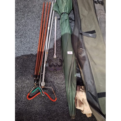 490 - Rod Bag, Umbrella and Rod Rests x4