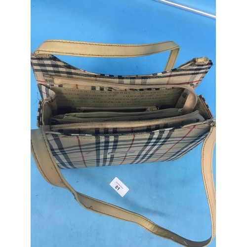 81 - Burberry Bag With a Blue Label (not authenticated)