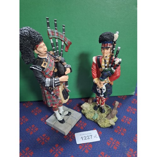 1227 - Sculptures UK Figures x2 Highland Pipes 6” Approx