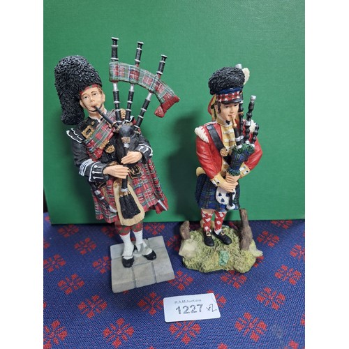 1227 - Sculptures UK Figures x2 Highland Pipes 6” Approx