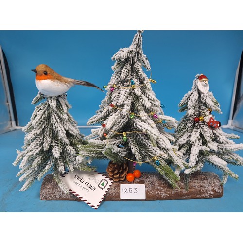 1253 - Christmas Tree Log Ornament With Santa and Robin