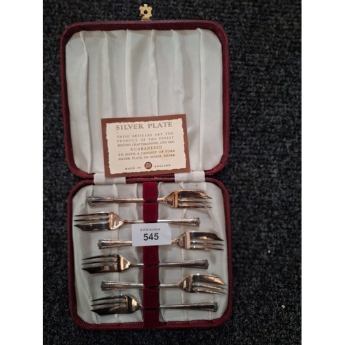 545 - Vintage Cased Set Of Silver Plated Cake Forks