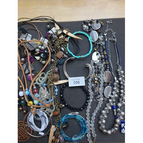 300 - Pad of Fashion and Vintage Jewellery To Include Necklaces and Bangles