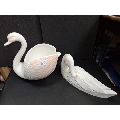 563 - Swan Planter and Wooden Carved Duck