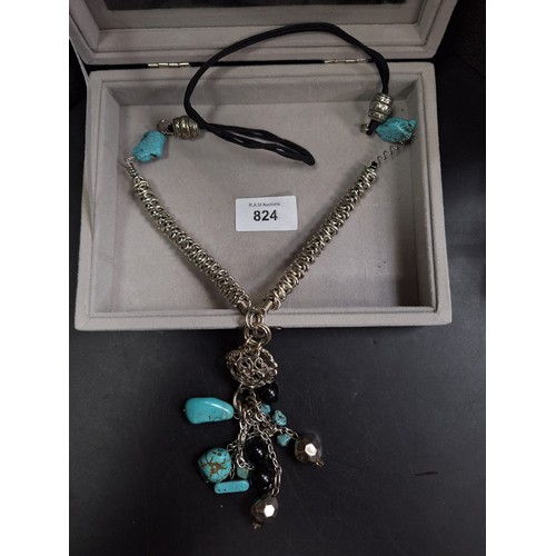 824 - Vintage Silver and Turquoise Stoned Necklace