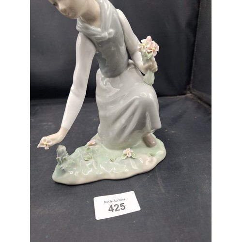 425 - Ladro 9”x6” girl picking flowers