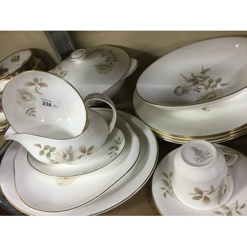 238 - Royal Doulton Yorkshire rose dinner set x 34