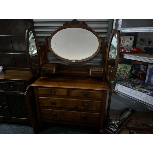 85 - Antique Dressing Table With a 3 Mirrored Top In Lovely Condition