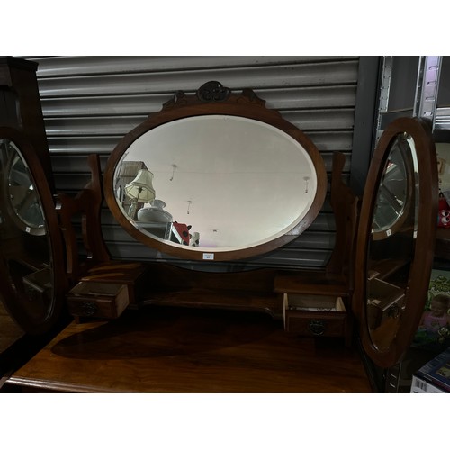 85 - Antique Dressing Table With a 3 Mirrored Top In Lovely Condition