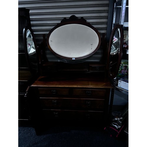 85 - Antique Dressing Table With a 3 Mirrored Top In Lovely Condition