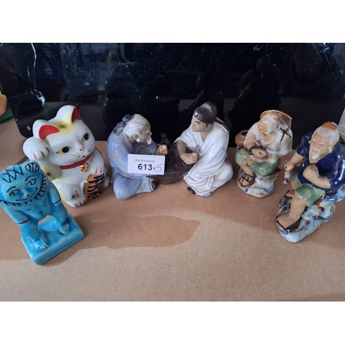 613 - Chinese Group x5 To Include Figures x3, Lucky Cat and a Blue Man