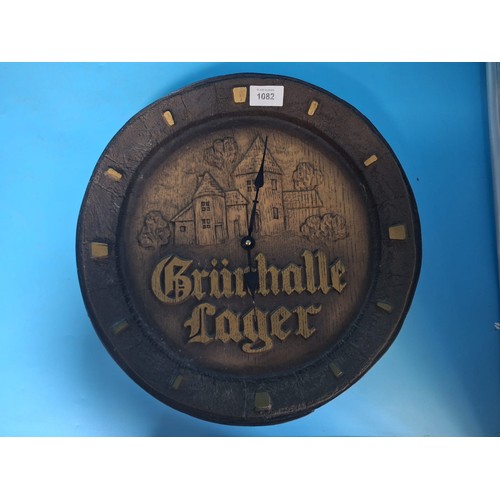 1082 - Grunhalle Lager Keg Clock 14