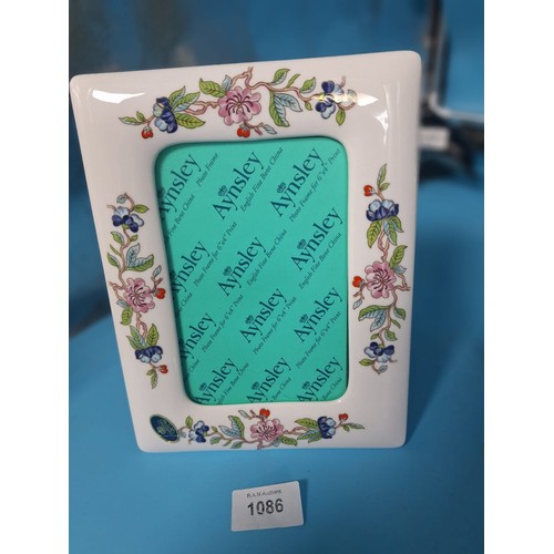 1086 - Vintage Aynsley Picture Frame 9