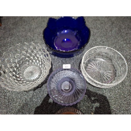 937 - Crystal and Glass Ware x5 To Include Crystal Bowls x2, Blue Glass Bowl, Blue Dish and a Pink Tray