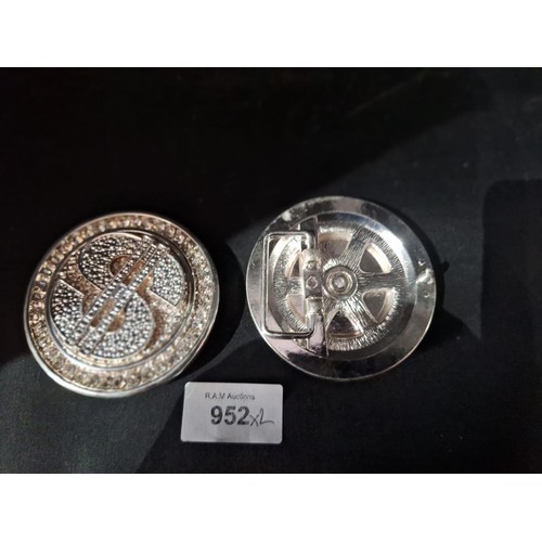 952 - Dollar Bling Revolving Belt Buckles x2