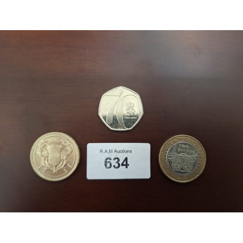 634 - Collectable £2 Coins x2 and a Collectable 50p Coin