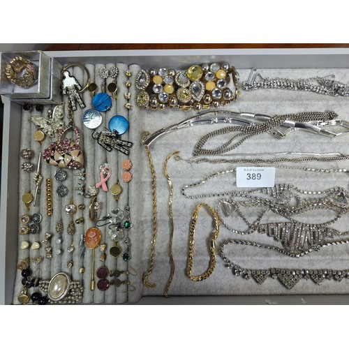 389 - Huge Amount of Fashion and Vintage Jewellery To Include Necklaces, Bracelets, Earrings, Rings, Brooc... 