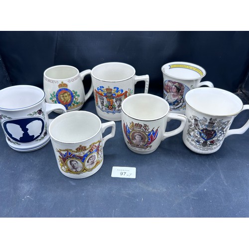 97 - Royal Family Mugs x7