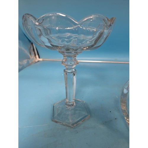 618 - Vintage/Retro Glass Items x3