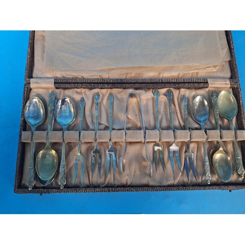 607 - Vintage EPNS Cased Apostle Spoons, Forks and Tongues