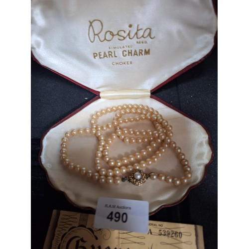 490 - Vintage Rosita Pearl Choker In a Clam Box