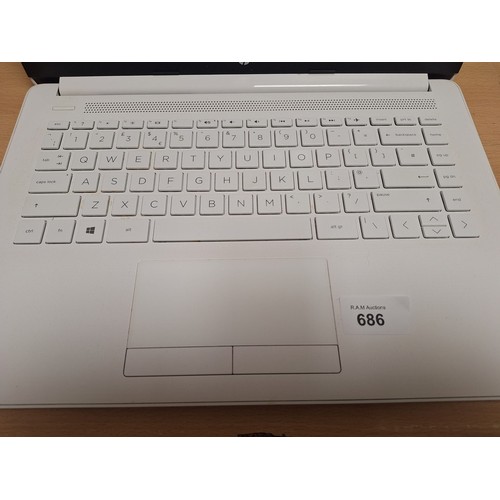 686 - HP Laptop Model 14 With Leads