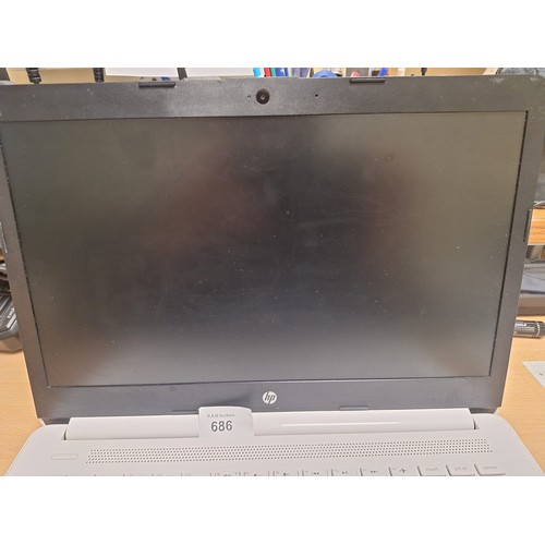 686 - HP Laptop Model 14 With Leads