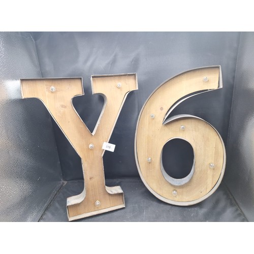 510 - Y and 6 Light Up Signs x2 16