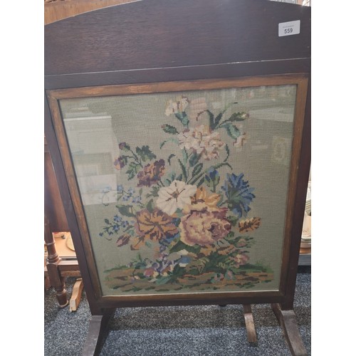 559 - Vintage Tapestry Fire Screen