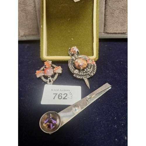 762 - Vintage Stoned Brooches x2 and a Crystal/Stoned Pin/Clip