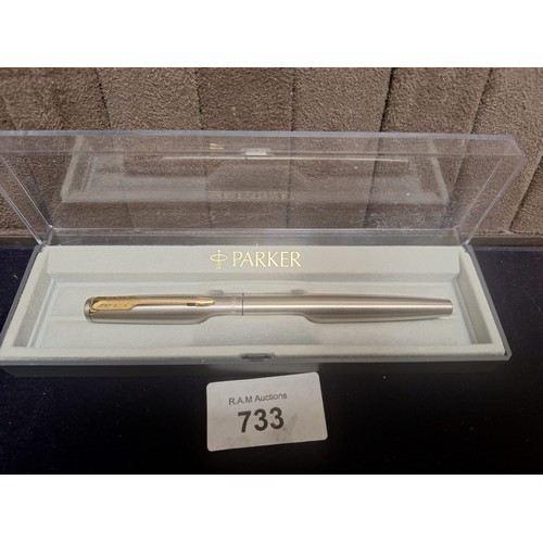 733 - Cased Parker Pen