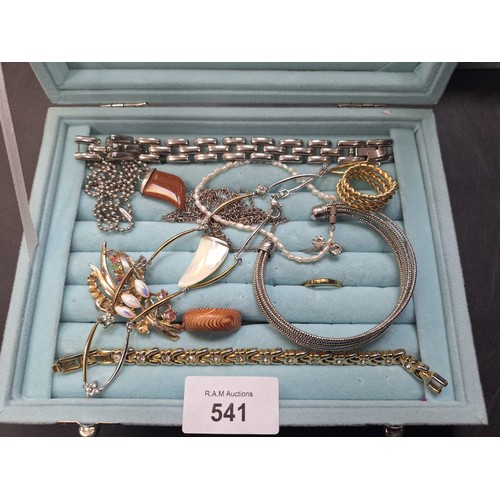 541 - Pad of Fashion and Vintage Jewellery To Include Bangles, Brooches, Bracelets, Necklaces and Rings