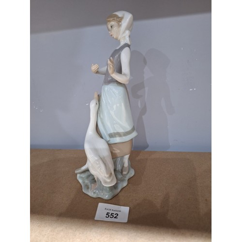 Lot 552       