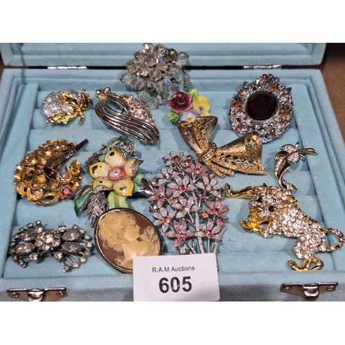 605 - Pad of 12 Fashion and Vintage Brooches (pad not included)