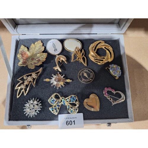 601 - Pad of 14 Fashion and Vintage Brooches Etc (pad not included)