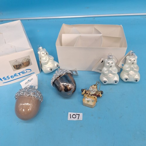 107 - Assorted Christmas Tree Decorations