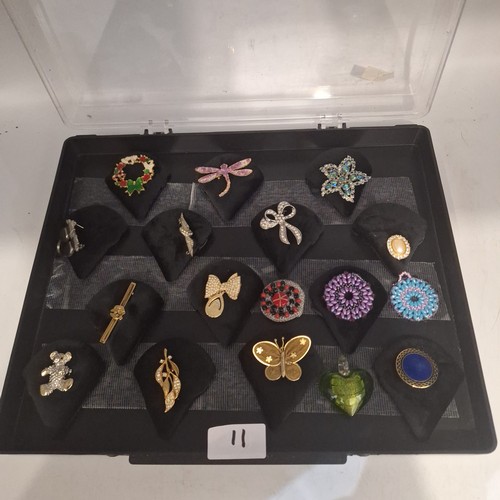 11 - Tray Of Assorted Brooches