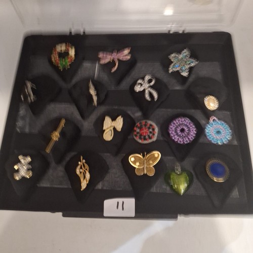11 - Tray Of Assorted Brooches