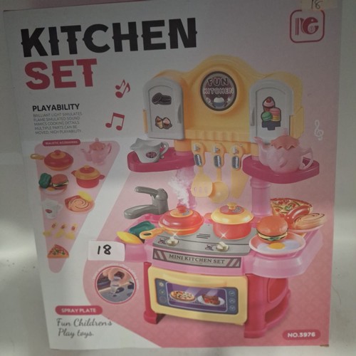 18 - Kitchen Playset