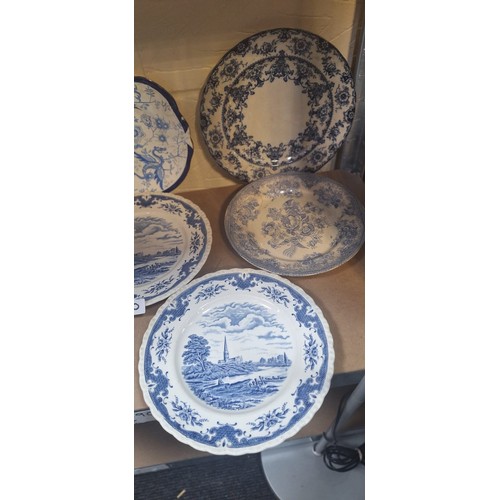 120 - Vintage Blue and White Ware To Include Chinese Etc x 18 Pieces