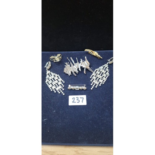 237 - Fashion and Vintage Brooches x4